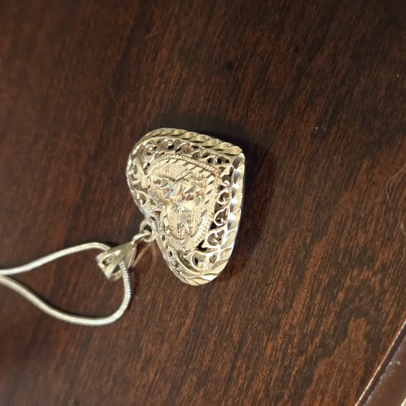 Elegant Sterling Silver Diamond Cut Heart Pendant Necklace - Picture 3 of 7